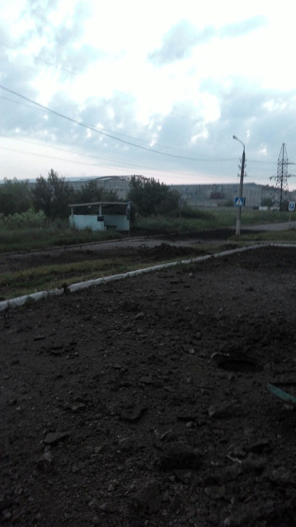 У Донецьку внаслідок ранкового обстрілу поранено дві жінки (ФОТО) - фото 2