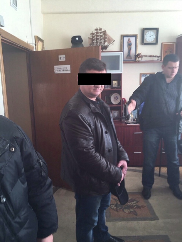 Офіцера Нацгвардії було затримано при одержанні хабара у 15 тисяч гривень - фото 1