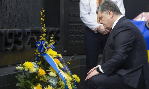 Порошенко у Вашингтоні відвідав Меморіал жертвам Голодомору (ФОТО) - фото 1