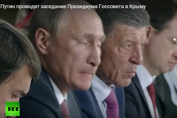 Як Путін корчив пики на нараді в Криму: жував губи на позіхав  - фото 1