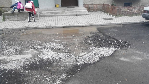 Вперше у Львові громада стала на заваді неякісного ремонту дороги - фото 3