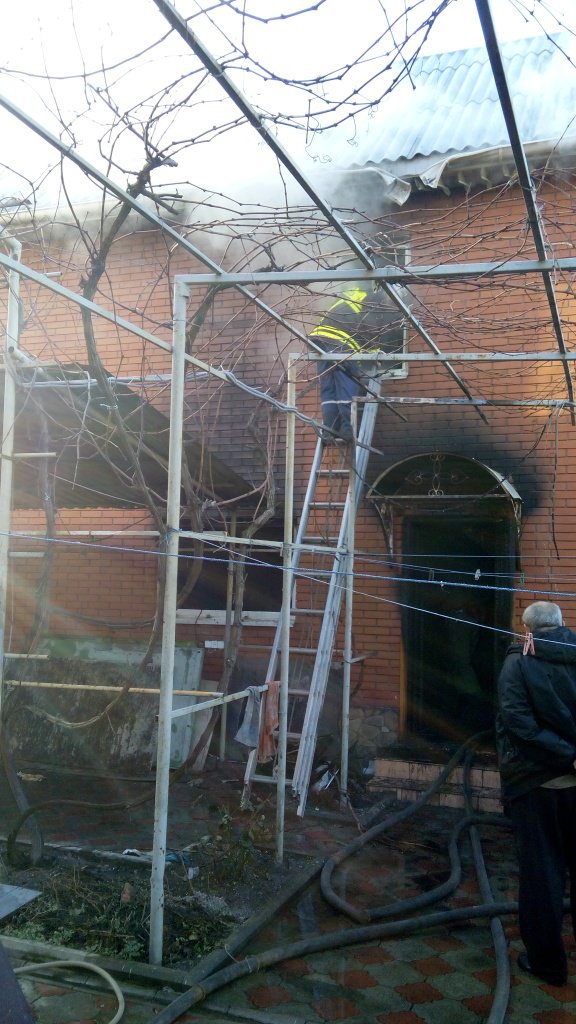 В Бердянську згоріла сауна у приватному будинку  - фото 2