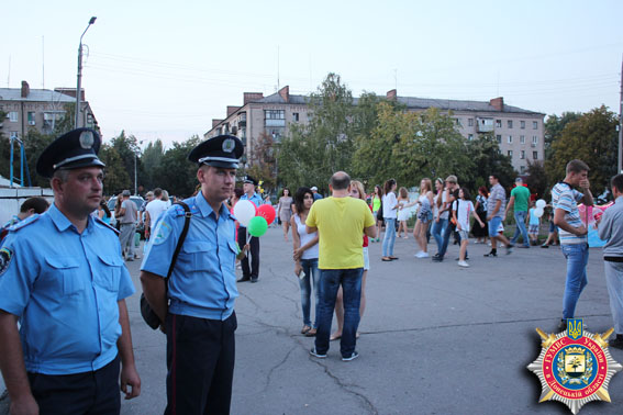 Мешканці Слов'янська відсвяткували День міста під охороною 80 міліціонерів (ФОТО) - фото 2