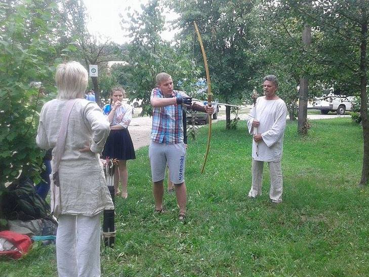 На свято "Івана Купала" вінничани ліпили вареники у парку (ФОТО) - фото 6