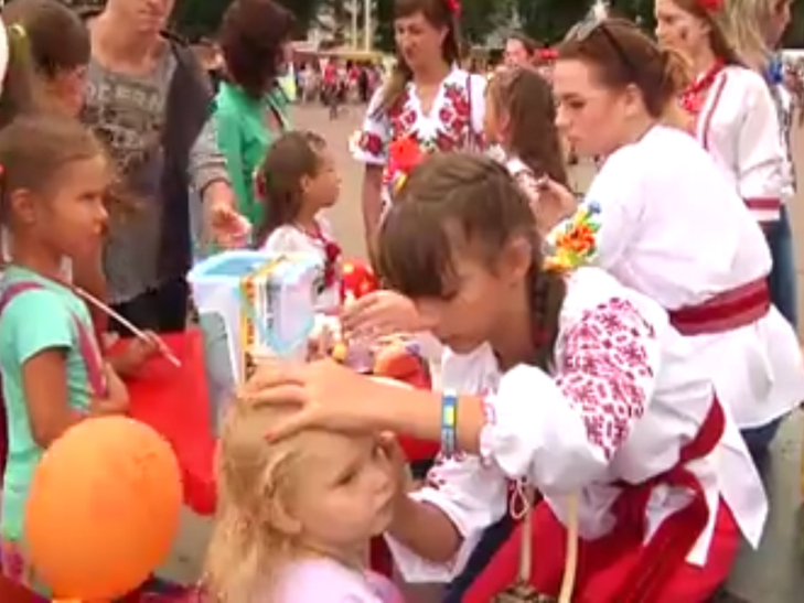 В День Незалежності хмельницькі волонтерки рятують здоров'я Сашка Вишньовського - фото 4
