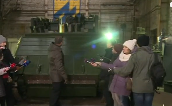 У Києві презентували перший український міський танк "Азовець" - фото 3