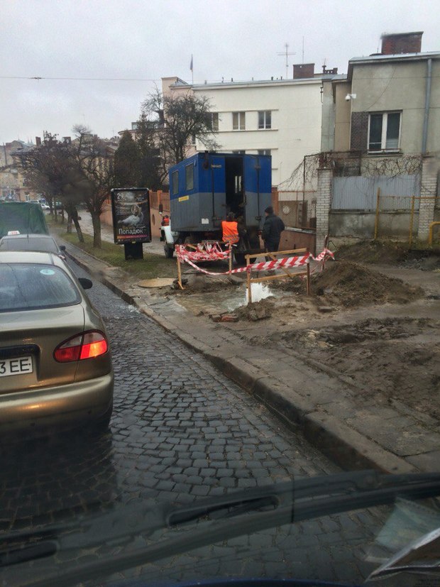 У Львові запрацював новий "фонтан" - фото 2