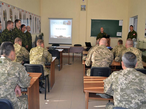 На Хмельниччині канадські сапери навчають українських за стандартами НАТО - фото 1