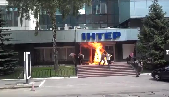 У Києві підпалили офіс "Інтера" - фото 1