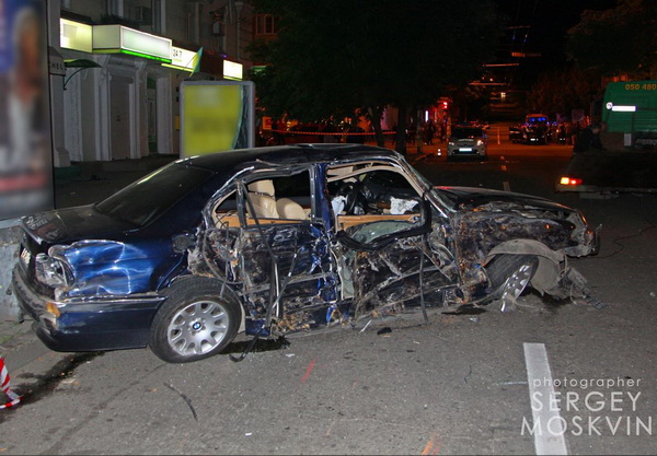 У центрі Дніпра водійка на шаленій швидкості вбила пішохода на тротуарі - фото 1