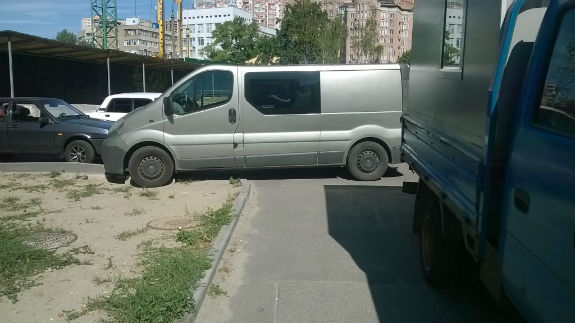 У Києві водій на авто з Чернігова став переможцем конкурсу "Паркуюсь, як мудак" - фото 1