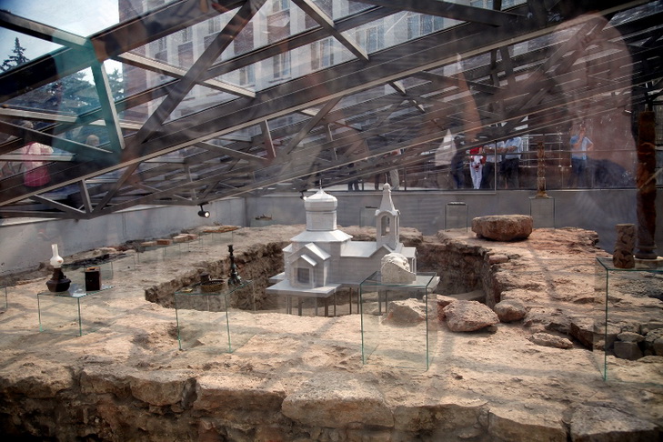 У Кривому Розі опоблоківці відкривали скульптуру святого на місці Леніна - фото 1