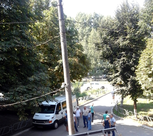 Мешканці Кіровоградського гуртожитку звинувачують АТОшників у "наїзді" - фото 1