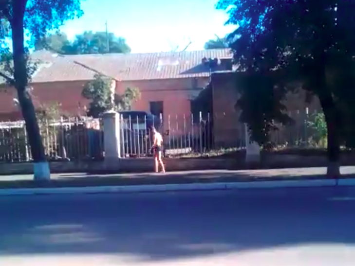 У місті на Кропивниччині, де гуляв голий чоловік, бачили ще одного "нудиста" - фото 1