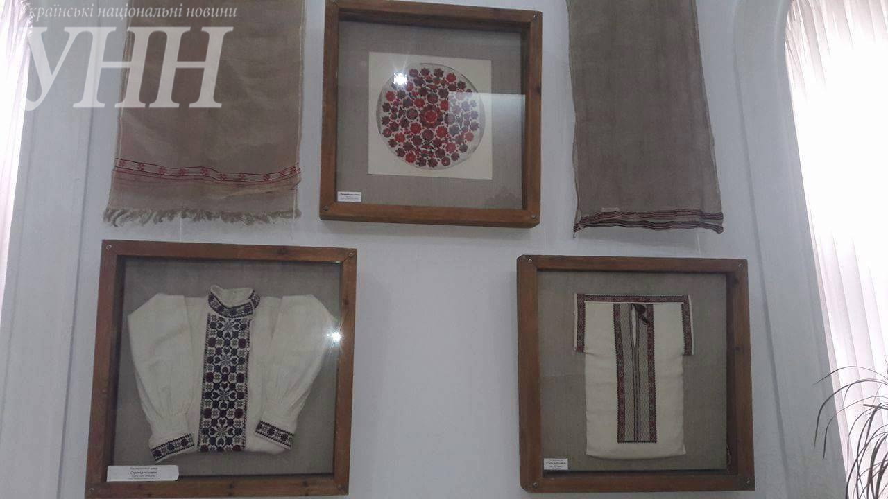 Вінничанам презентували виставку старовинної вишивки - фото 2