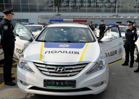 Патрульним  поліцейським у Києві підігнали 85 новеньких Hyundai - фото 1