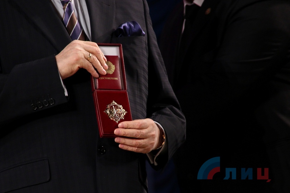 Кобзон в окупованому Луганську отримав орден від Плотницького  - фото 2