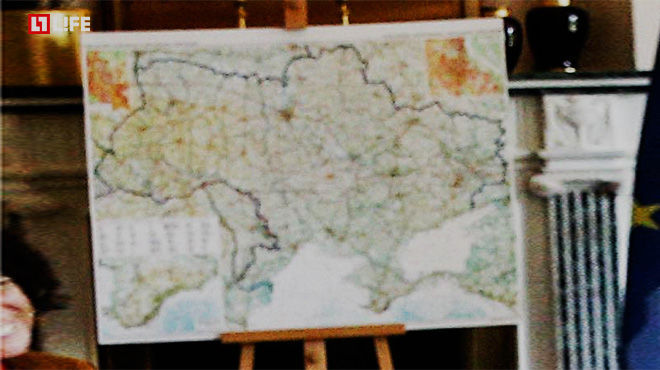 На зустрічі "нормандської четвірки" повісили карту з українським Кримом  - фото 1