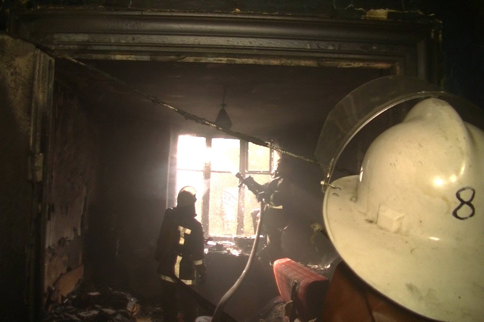 У Харкові палала багатоповерхівка: врятовані 15 людей, 35 евакуйовані  - фото 2