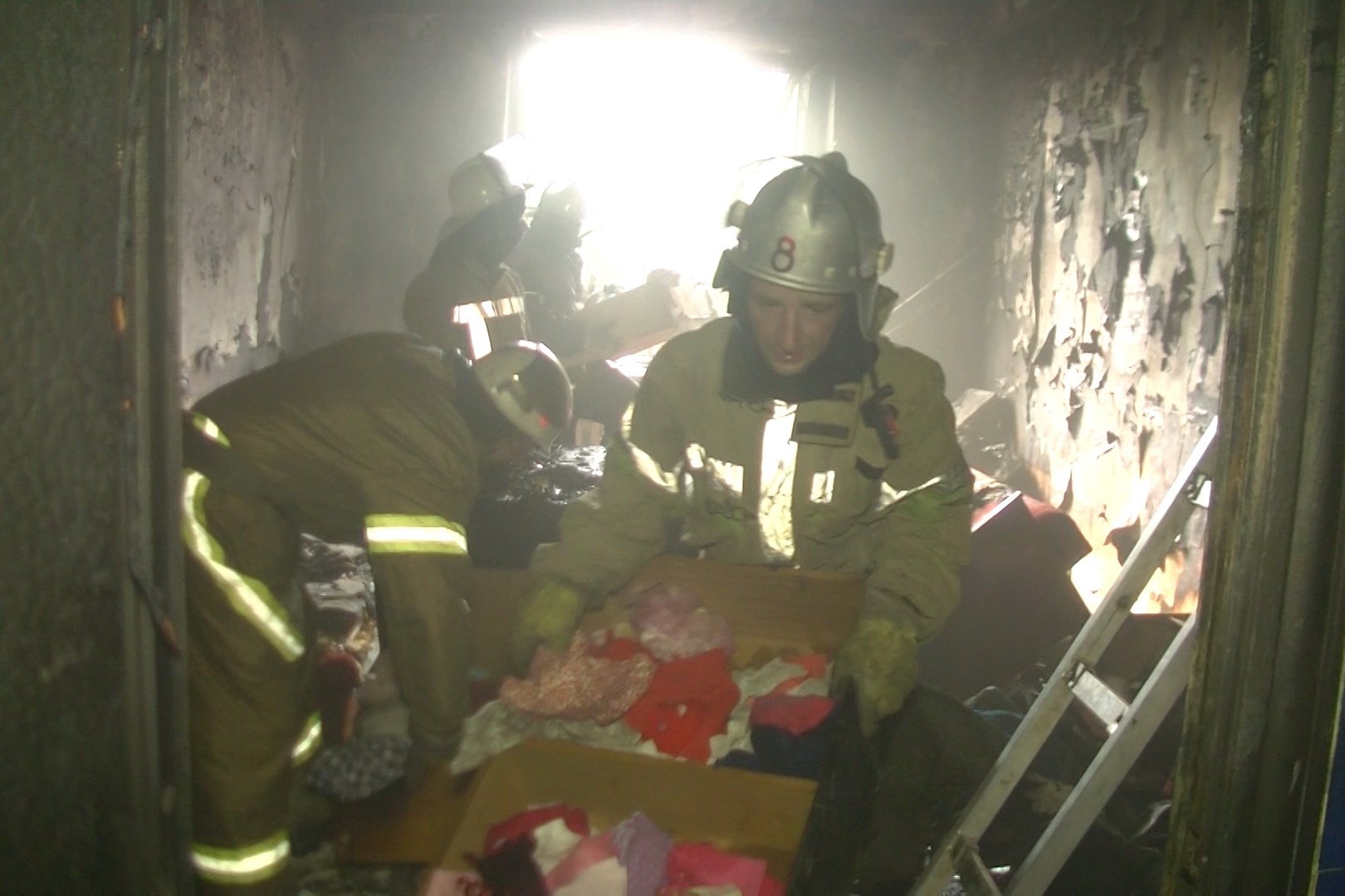 У Харкові палала багатоповерхівка: врятовані 15 людей, 35 евакуйовані  - фото 1