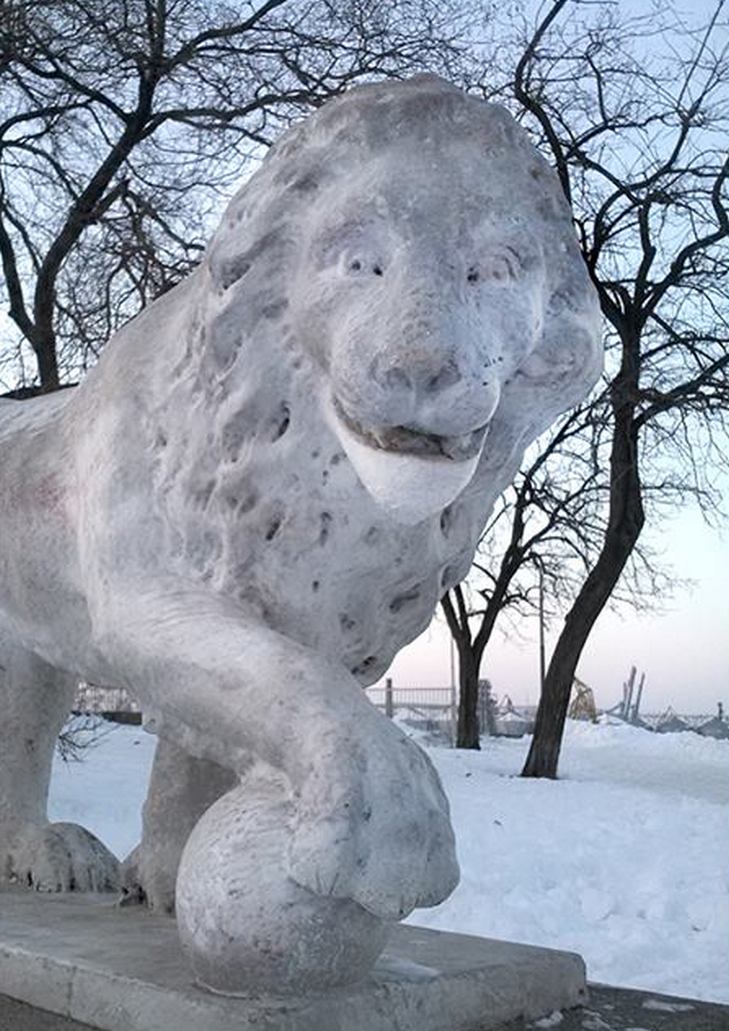 В Одесі вандали знівечили левів біля Воронцовського палацу - фото 1