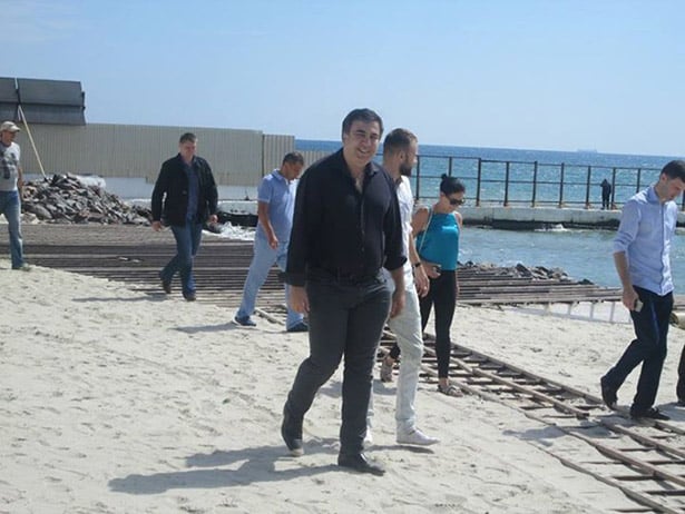 Саакашвілі завдав "удару" міністру екології часів Януковича, звільнивши "його" пляж - фото 1