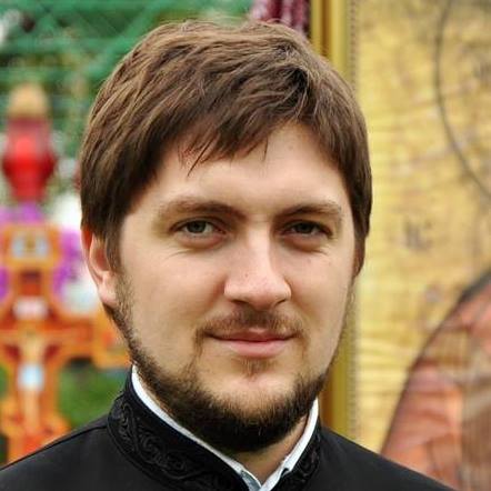 Священик, що рятував майданівців биттям у дзвони, написав книгу про Московський патріархат - фото 1