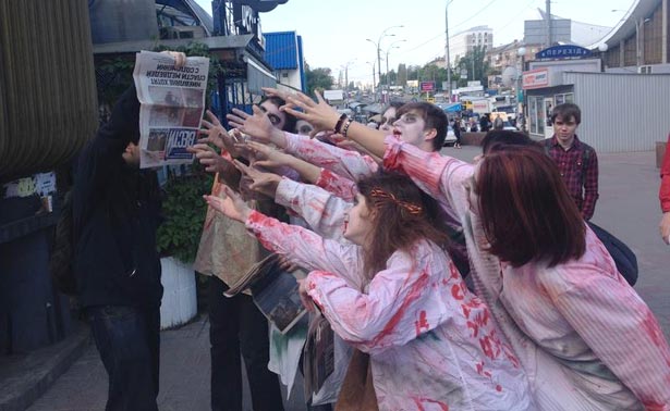 Активісти-"зомбі" розповіли, де знайти "вату" у Києві - фото 6