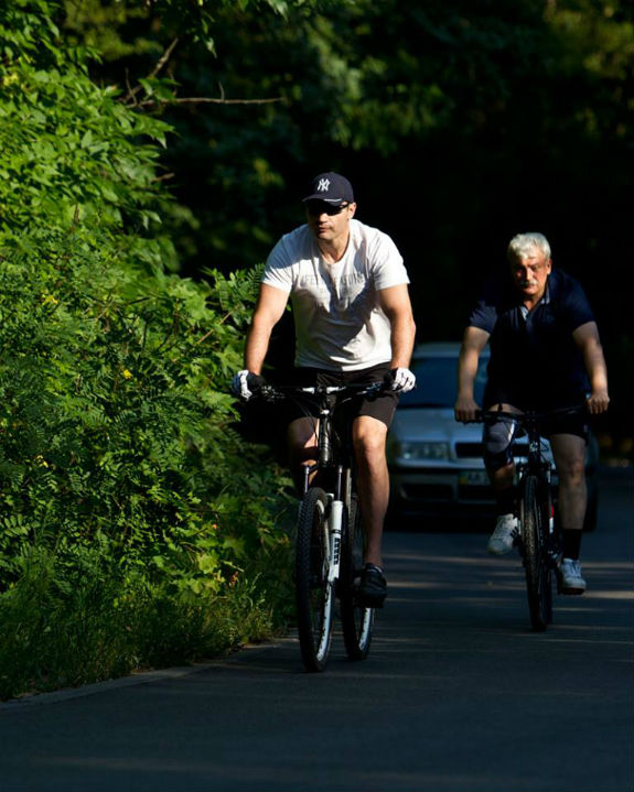 Як Кличко випробовував велодоріжку з Троєщини в центр міста (ФОТО) - фото 3