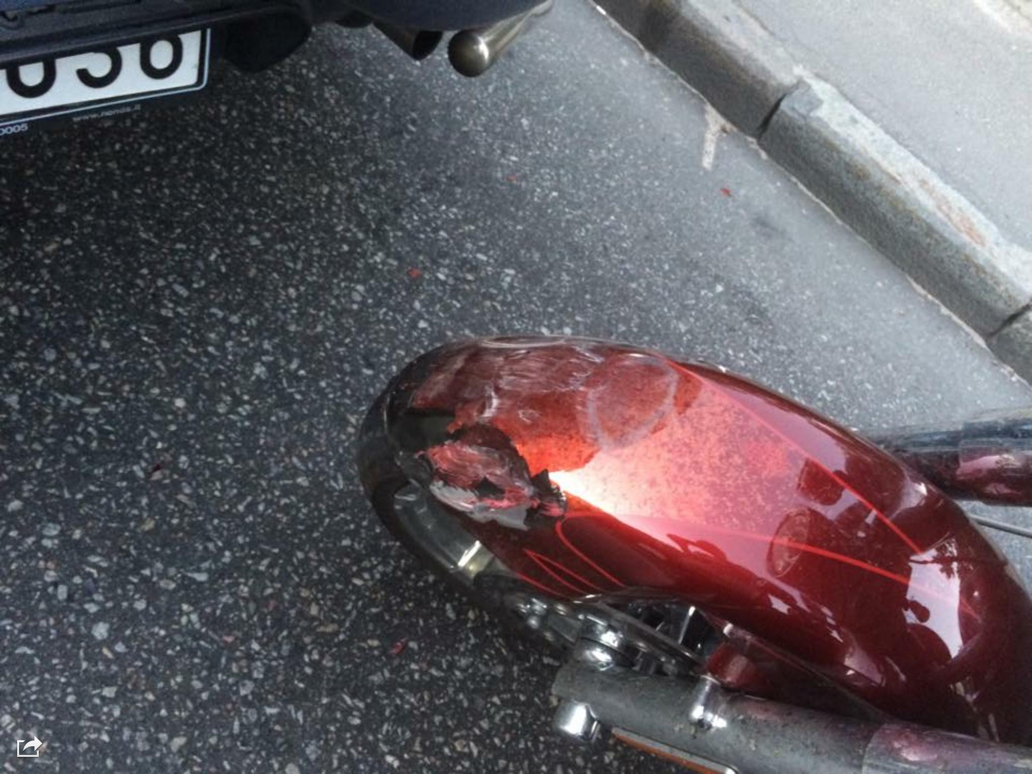Швайка потрапив у аварію на "подарованому" Harley-Davidson (ФОТО) - фото 2
