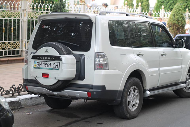 Як "чесні" прокурори Одещини добирались на тестування на дорогих автівках - фото 12