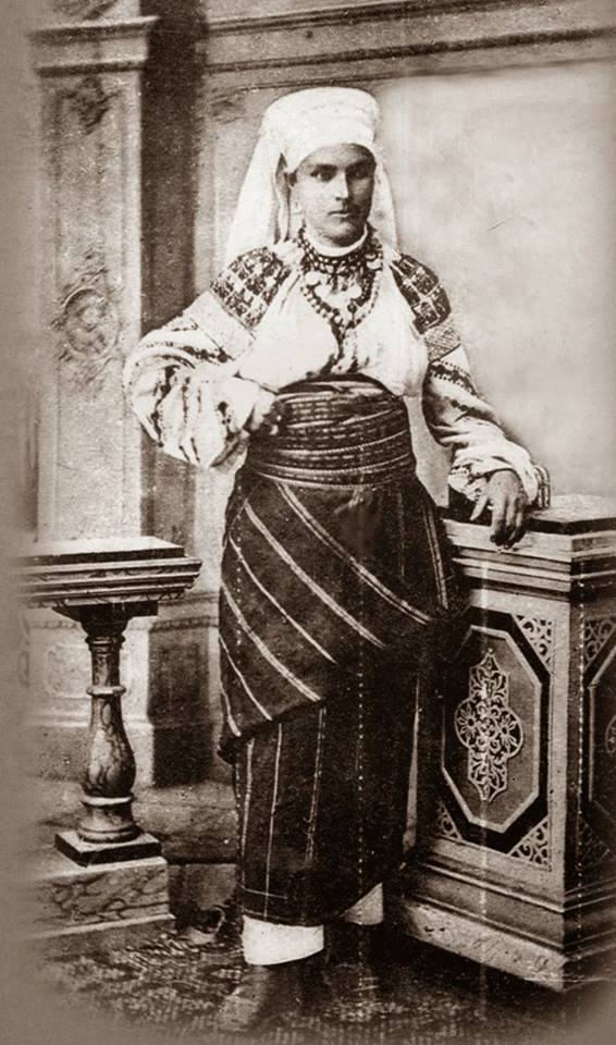 Як одягалися українські модниці 100 років тому - фото 2