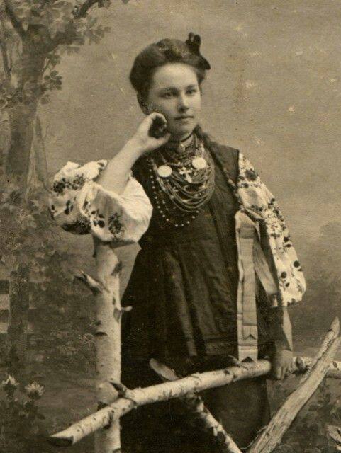 Як одягалися українські модниці 100 років тому - фото 4