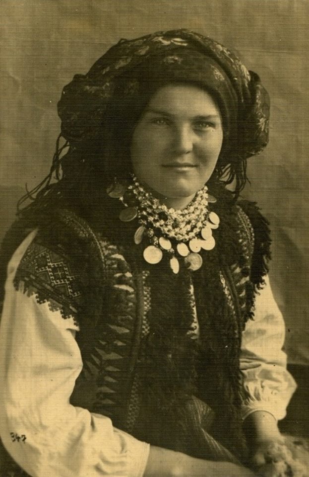 Як одягалися українські модниці 100 років тому - фото 6