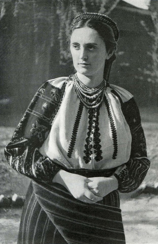 Як одягалися українські модниці 100 років тому - фото 9