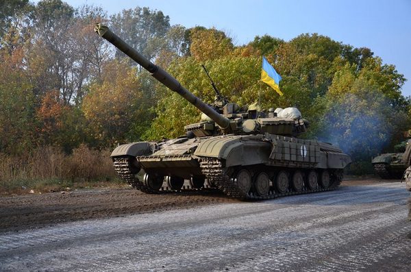 60 українських танків виведені від лінії розмежування (ФОТОРЕПОРТАЖ) - фото 2