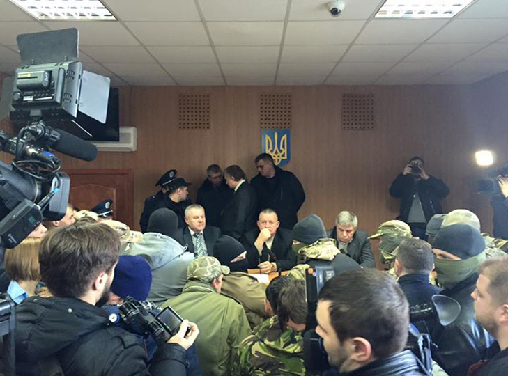 Судді в Одесі звільнилися після спілкування з "правосеками" - фото 2