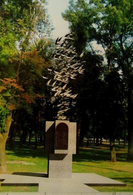 За пам'ятник Небесній сотні у Дніпропетровську пропонують голосувати грошима - фото 2