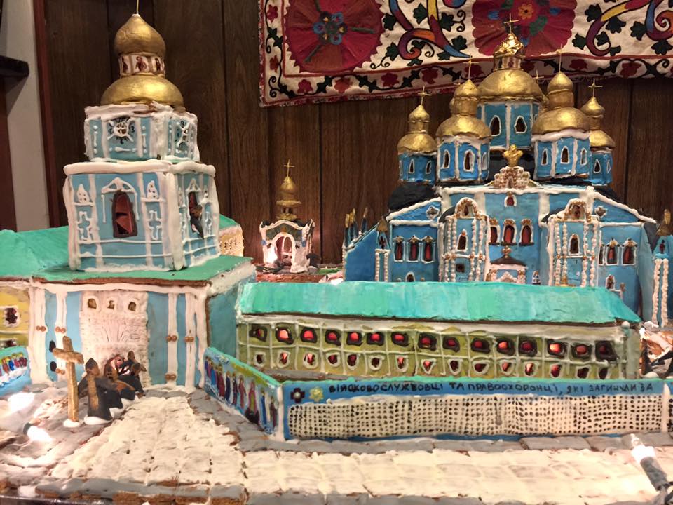 Дружина американського дипломата зробила Михайлівський собор з печива - фото 2