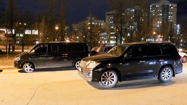Учасники форуму Саакашвілі приїжджали на "антикорупційних" автомобілях (ФОТО) - фото 3