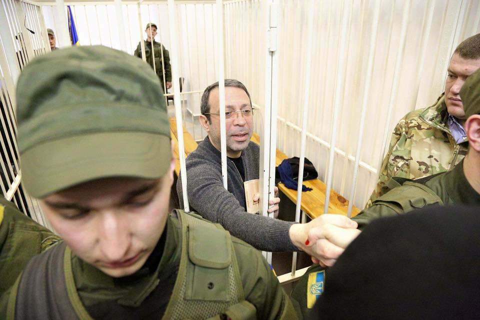 Сестра Савченко прийшла в суд над Корбаном - фото 2