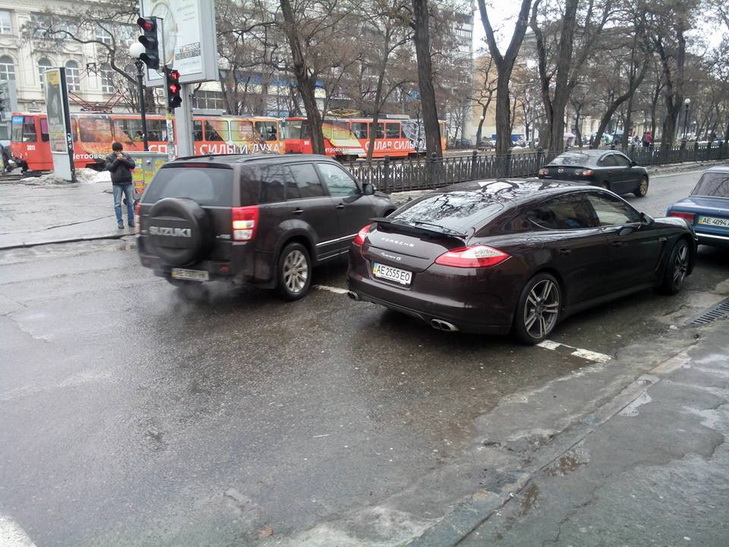 У Дніпропетровську водіїв-хамів "зомбують" правильними меседжами - фото 1