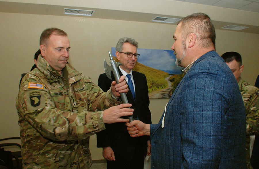 Посол та генерал армії США були вражені відвідавши полк "Дніпро-1" (ФОТО) - фото 4