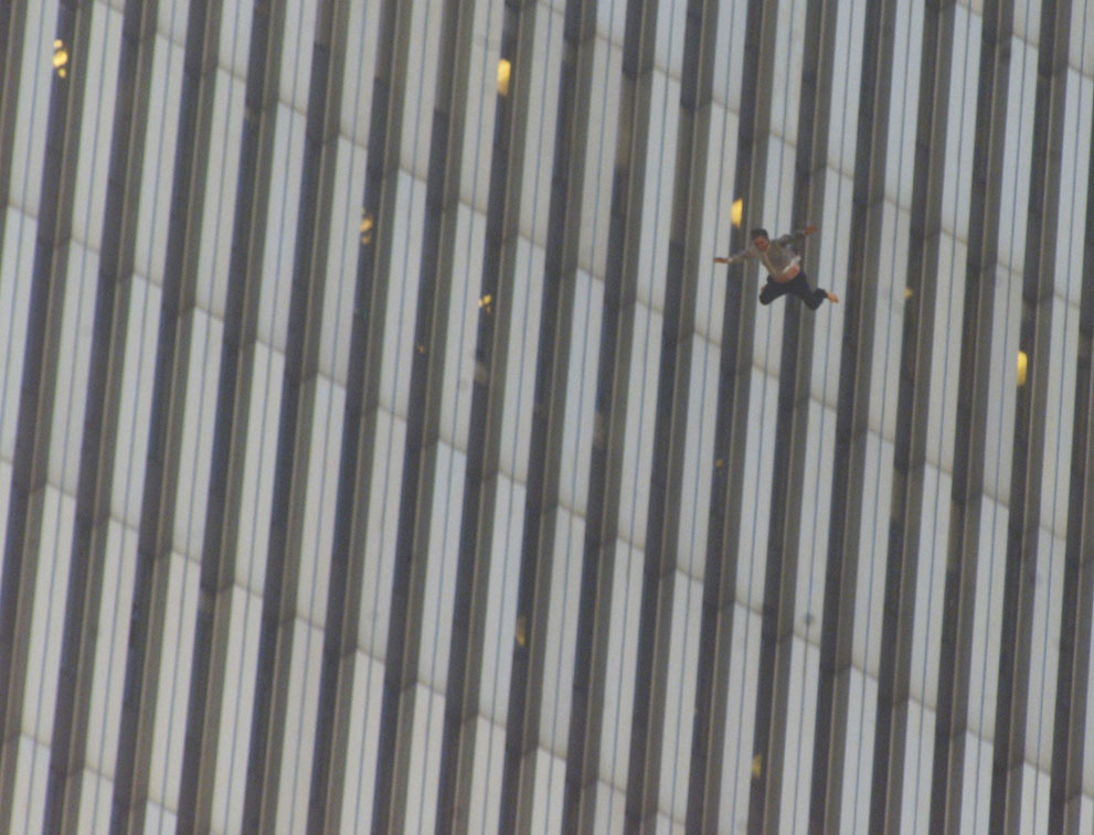 Трагедія 9/11: Сьогодні 14-та річниця наймасштабнішого теракту в історії США (ФОТО, ВІДЕО) - фото 4 Сегодня 14 годовщина самого масштабного теракта в истории США (фото, видео)