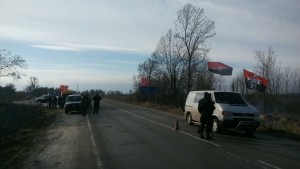 До блокади російських фур долучились активісти на Рівненщині (ФОТО) - фото 1