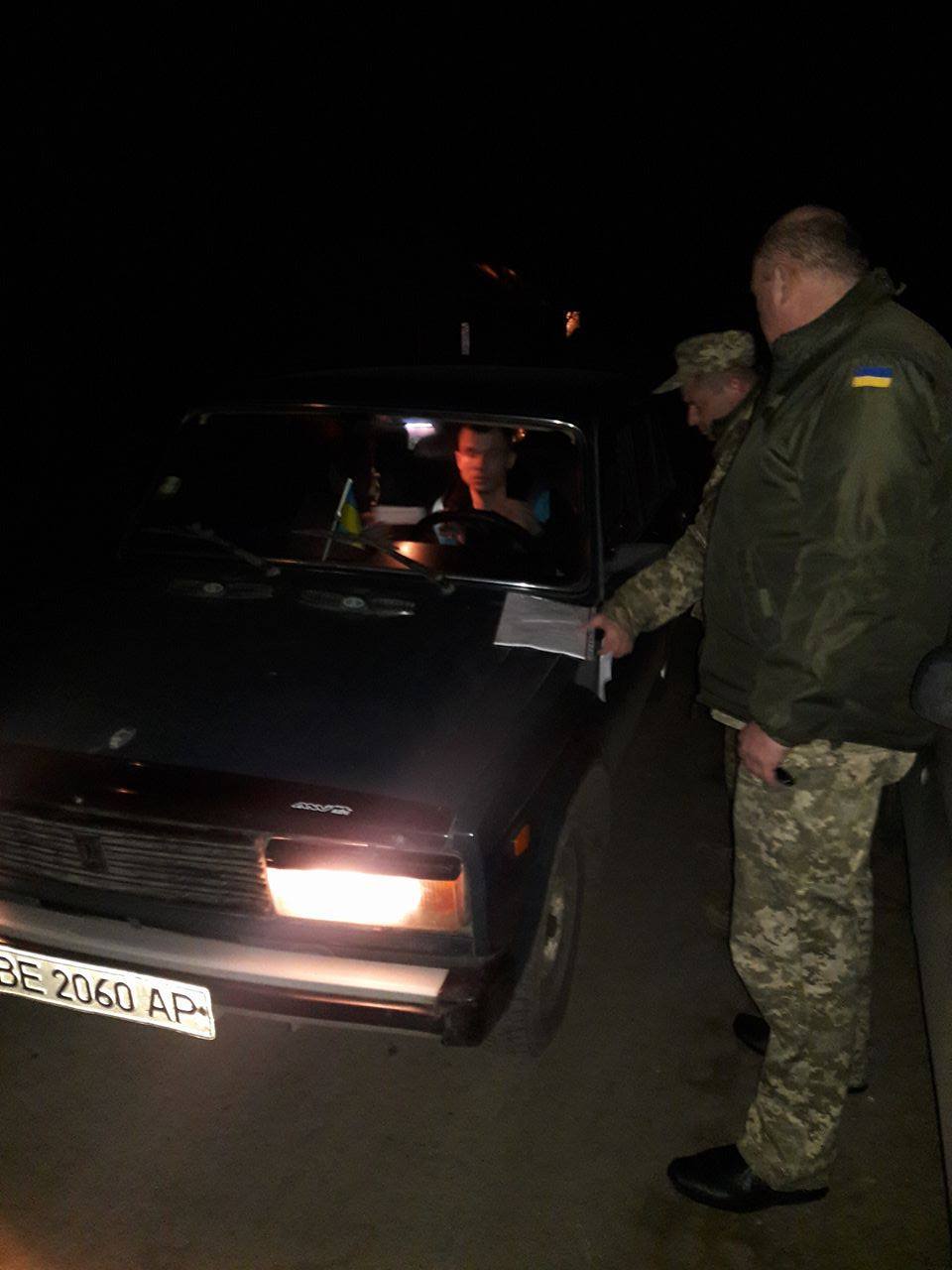 Продавцям "бухла" біля Широколанівського полігону виписали повістки в армію - фото 1