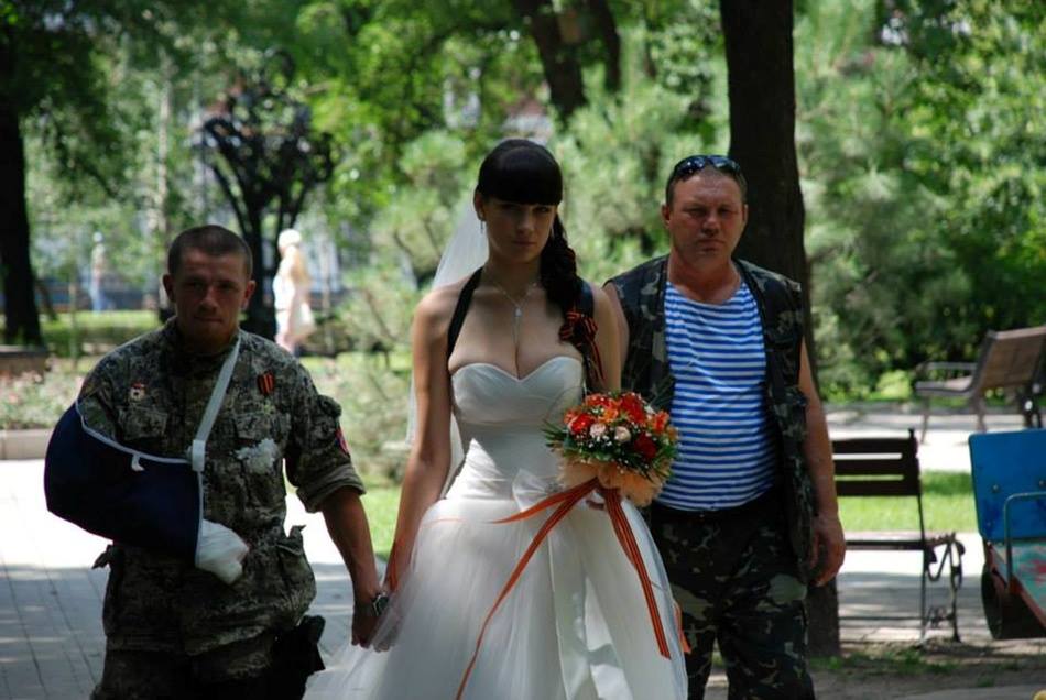 Чим займаються жінки ватажків міфічної "Новоросії" - фото 9