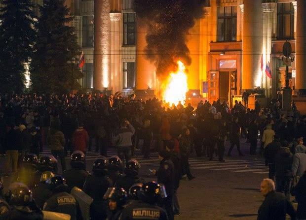 Харківщина на межі "ХНР": два роки по захопленню будівлі ОДА - фото 5 Харківщина на межі "ХНР": два роки по захопленню будівлі ОДА - фото 5