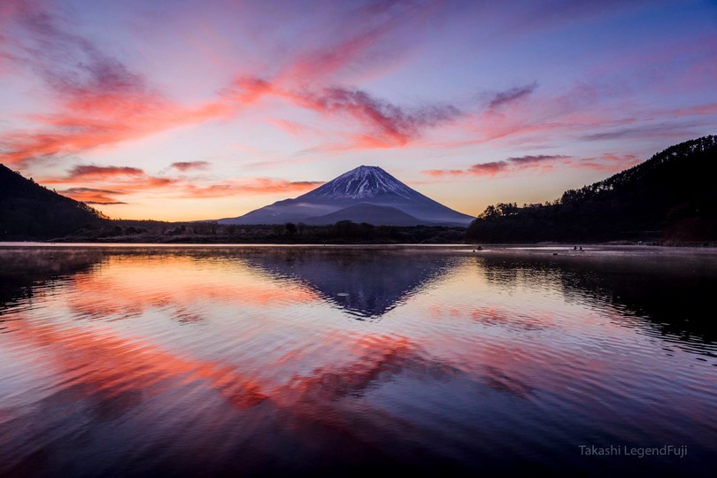 Японський фотограф засняв "інопланетні" хмари над Фудзіямою (ФОТО) - фото 5