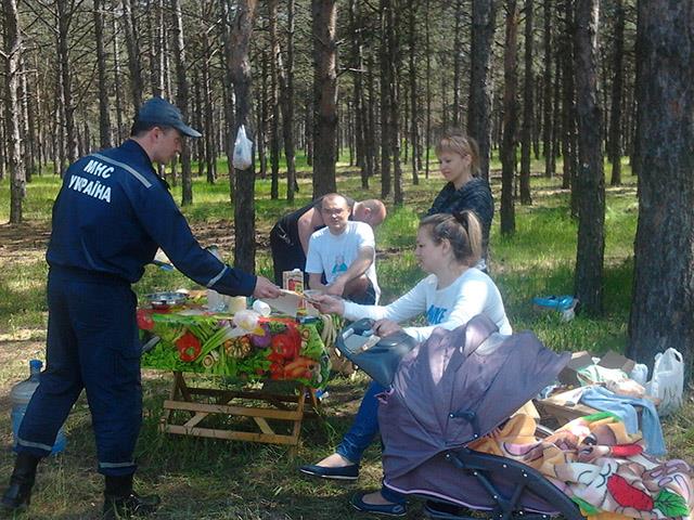 Рятувальники навчають миколаївців, як не підпалити себе на відпочинку - фото 3